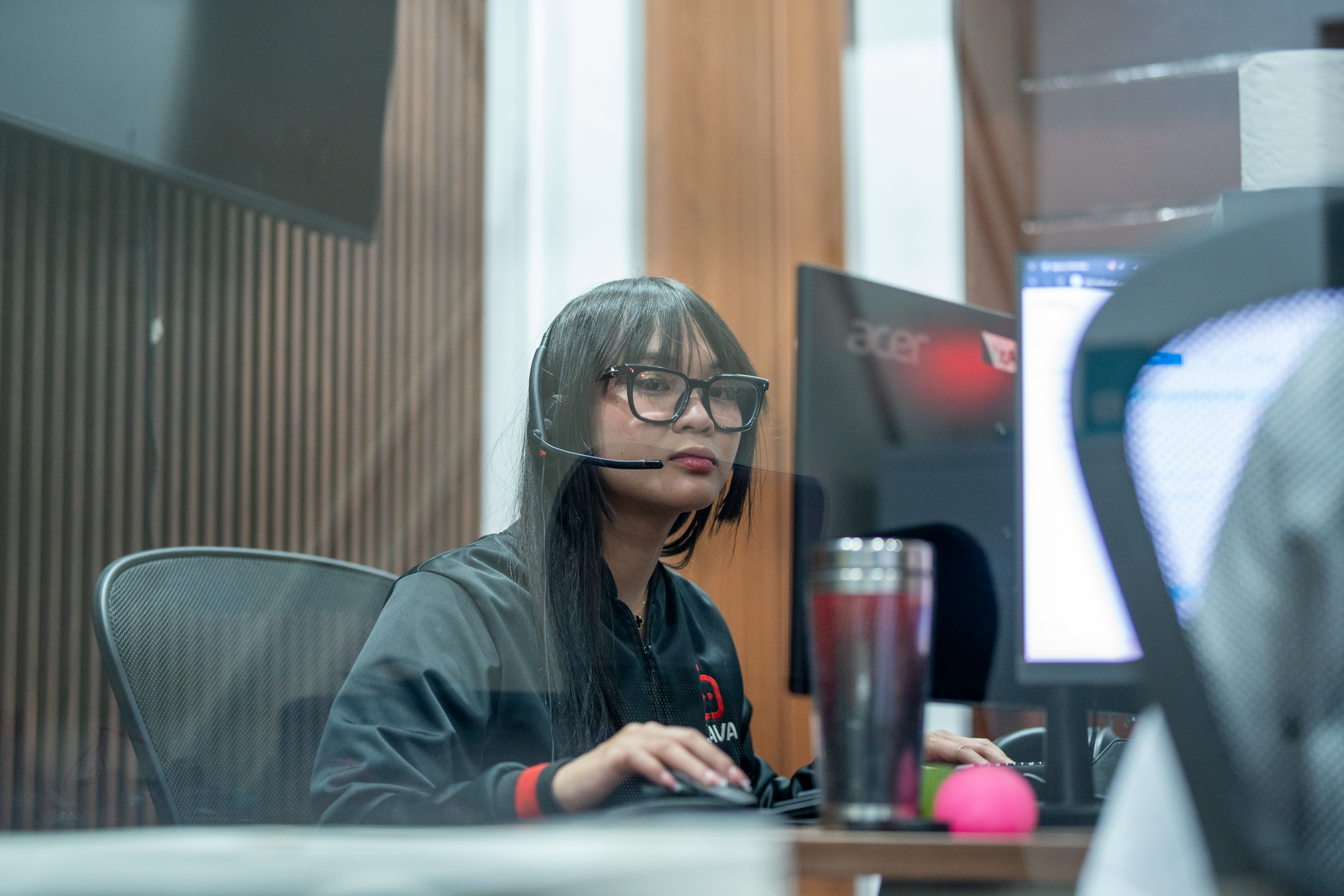 Lava Automations Virtual Assistant looking at the monitor 