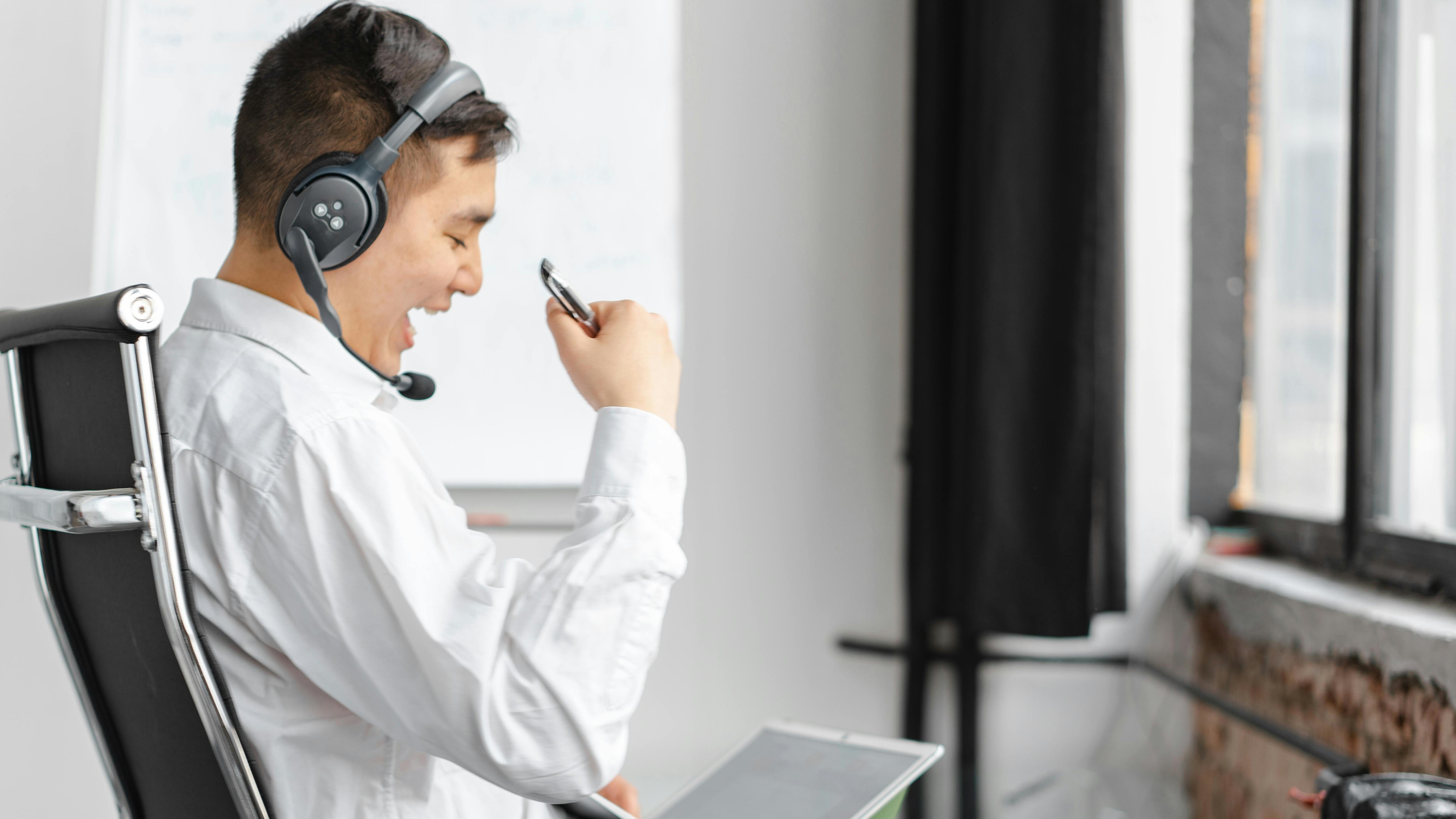 A celebrating Virtual Assistant 